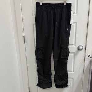Lululemon Dance Studio Relaxed Fit Mid Rise Cargo Pant Black Medium NEW